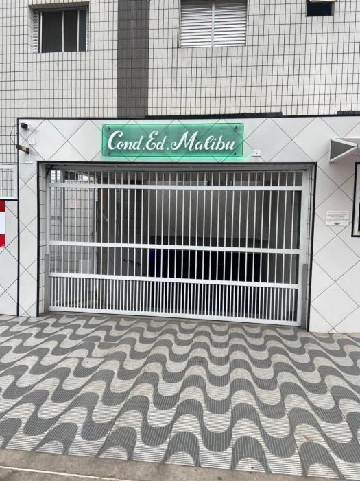 Edifício Malibu- 100 metros da praia-Check-in às 9hs e Check-out às 18hs- Apto com Wi-Fi fibra 600 mega e TV por assinatura com 120 canais