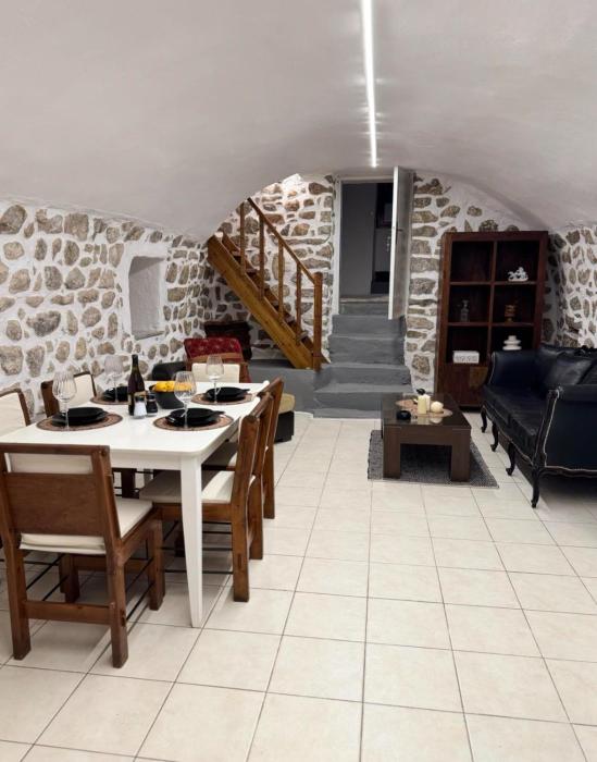 Lithos Areopoli Traditional House