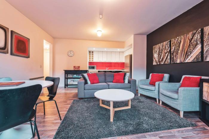 Lantern 11 - Balcony