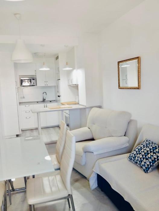 Bright & Cozy Flat with views of Fuengirola Beach