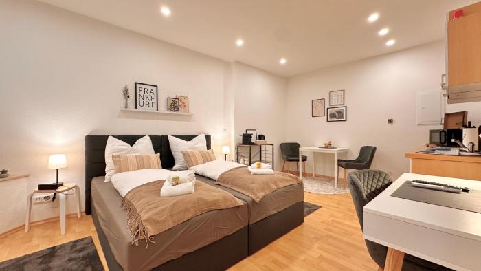 BELLAHOMES Apartments, Ground Floor, Aircondition, Private Parking, Airport 30 min