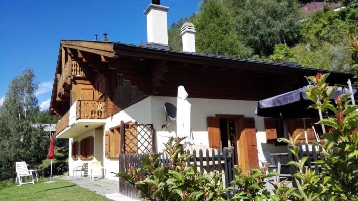Sunny and spacious apartment in chalet Faigaux in Veysonnaz situated in quiet area with magnificent mountain views
