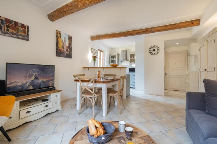 "Le Cream" by EnjoyNice, Old Nice, quiet