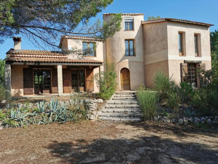 Bagnols-en-Forêt, pool et villa privative, 8 personne, très beau site