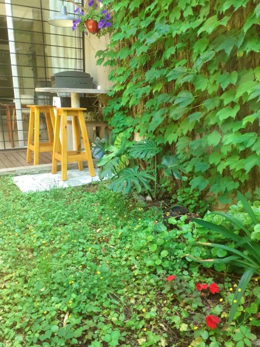 Beautiful apt with garden An oasis in the city