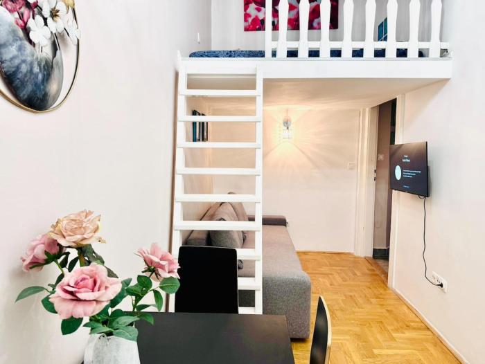 V2 Central Market Apartment