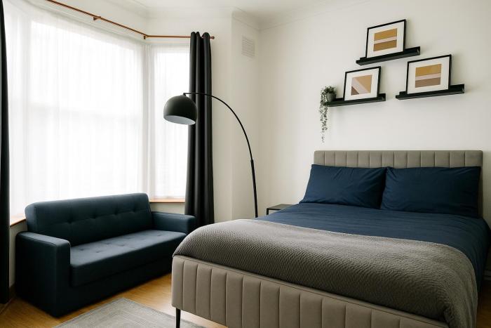 Entire 3 Bedroom Home With Garden In London