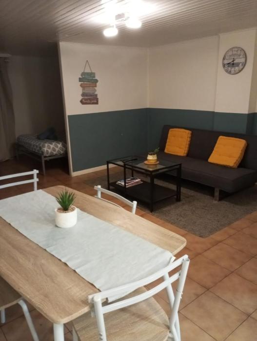 Studio bord de mer port plage commerces à pieds