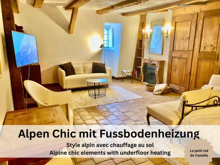 Maison de Castella next to Cathedrale