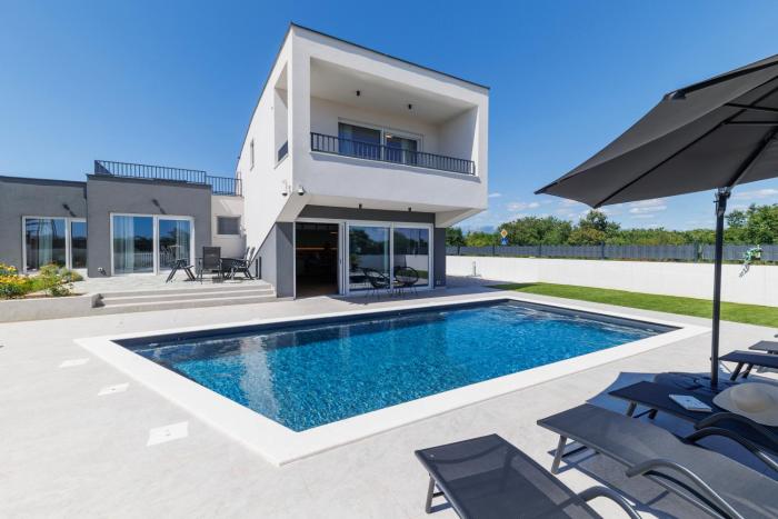 Villa Fortunata Countryside Escape with Pool
