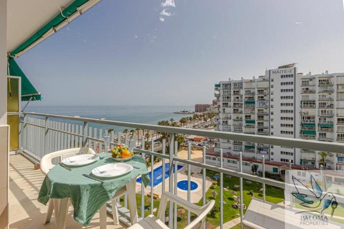 Excellent apt with sea views