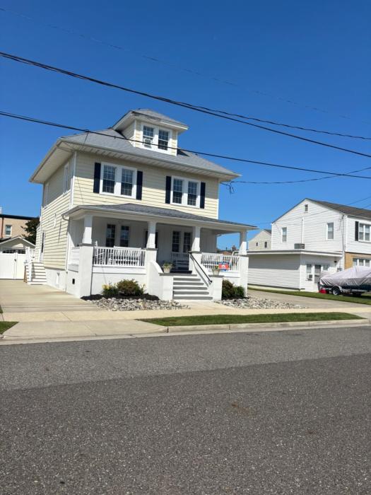 Large family home sleeps 18!
