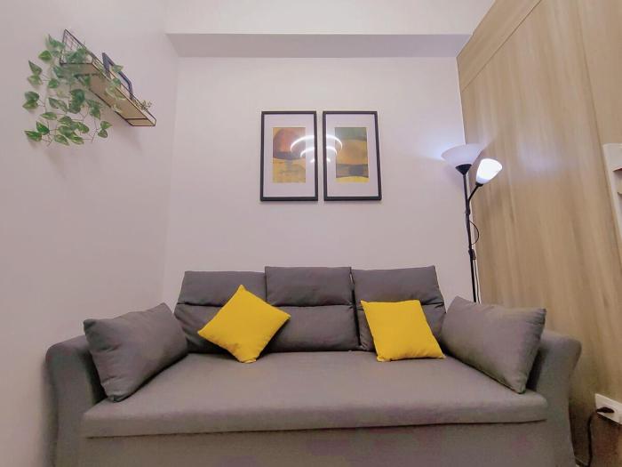 1BR Condotel with Balcony at FAME Residences #FM36-1