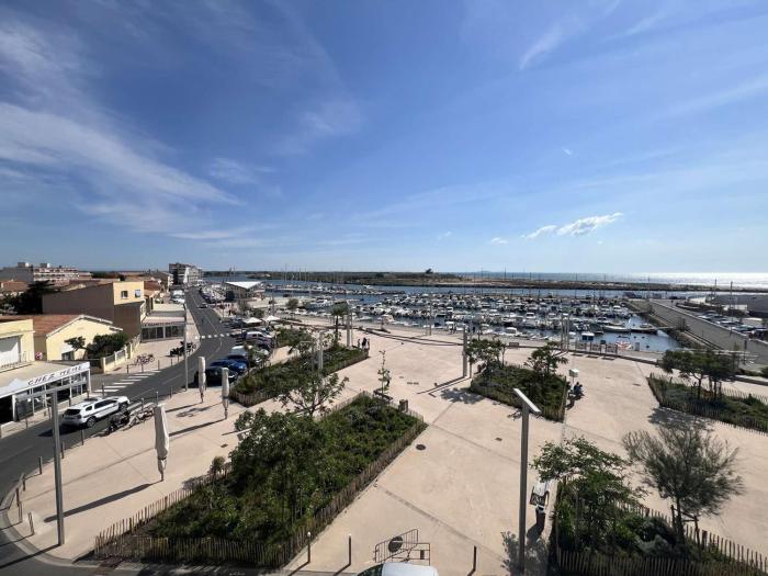 Studio cabine, vue port, 4 pers, à 100m de la plage - FR-1-701-95