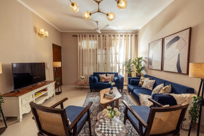 The Lotus Loft by The Blue Kite - 3BHK Apartment in New Delhi near Lotus Temple with kitchen, Balcony, Caretaker, WiFi