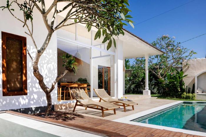 Jacuzzi 3BR Villa - Prime Canggu - Near Ocean