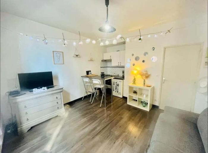 Coquebert studio confortable proche centre ville