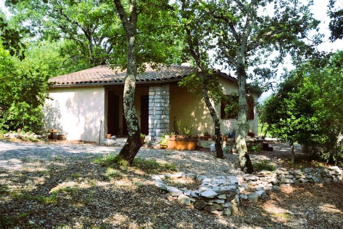 Maison sous les chênes