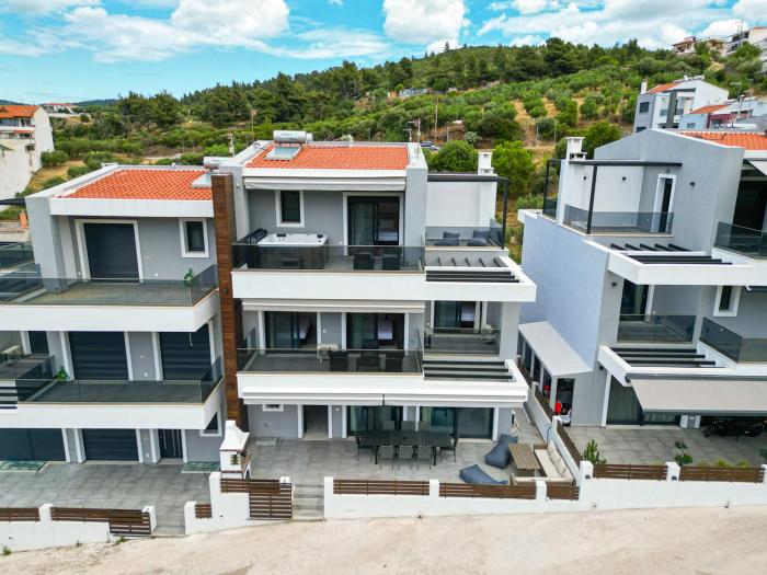 SithoniaRS White Sand Luxury Maisonette