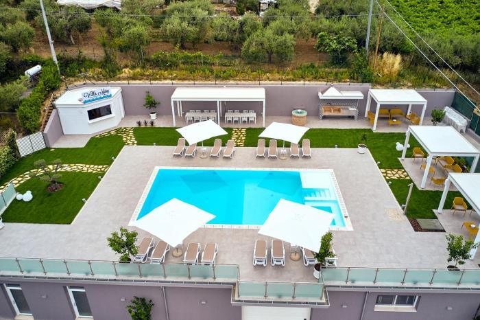 Villa Mary Pool