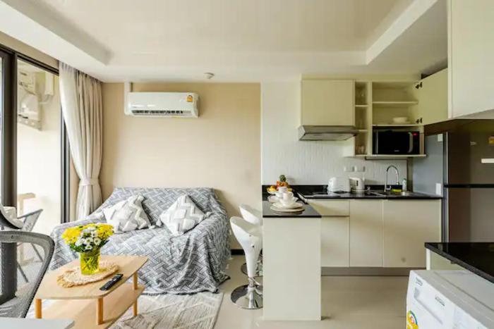 Room 303 Rawai Beach Condo