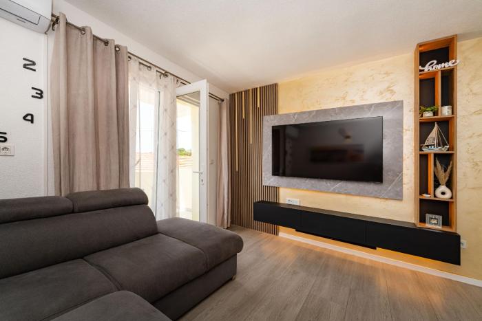 My Dalmatia - Sea view apartment Klara with garage and barbecue