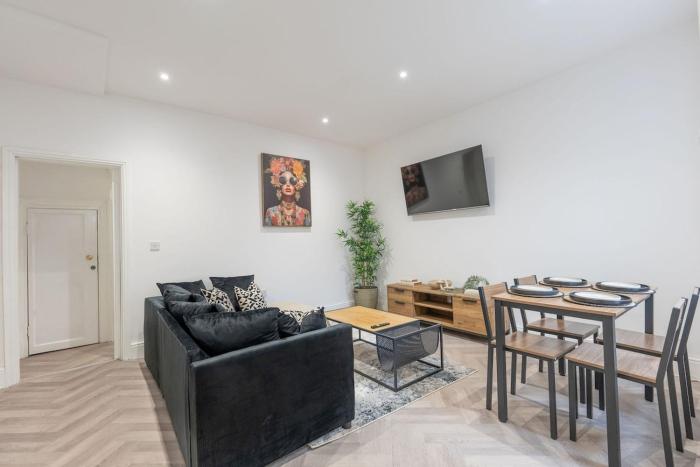 Luxury Stay by City Centre Etihad and COOP Live