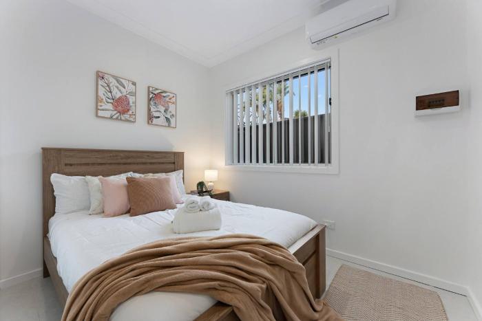 Stylish 2BR Retreat | Walk to Dining & Transport