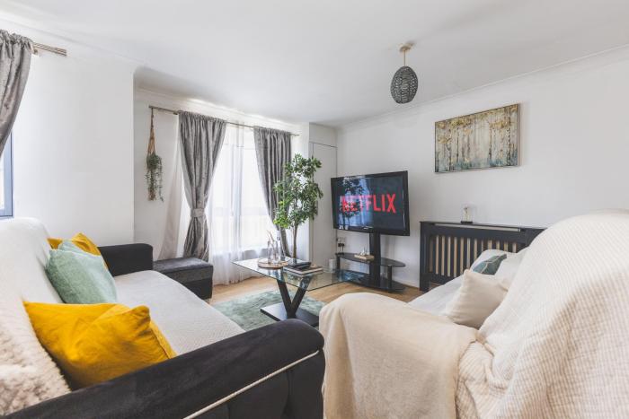 Spacious Wembley Flat Comfy Beds 2 Baths & Parking