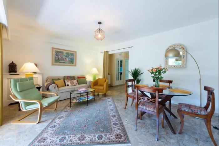 LE CARDIFF avec grand balcon, piscine et parking, un fabuleux appartement familial en basse Californie