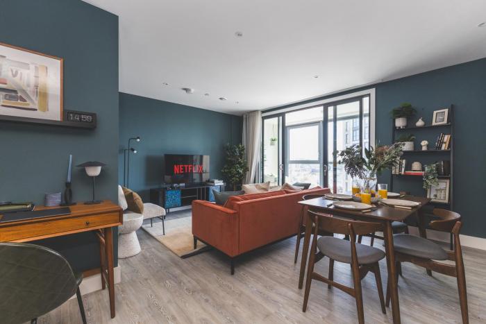 Stunning Premium 2 Bed Flat with Great Views - Rooftop on Top Floor