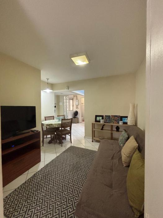 Apartamento mobiliado em Copacabana a 100m da praia