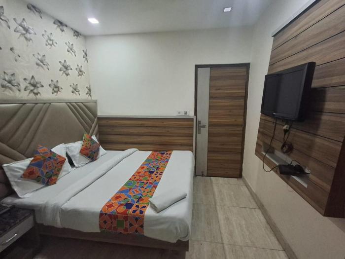Capital Of Delhi Darshan Hotel - Family Hotel -Near New Delhi Railway Station
