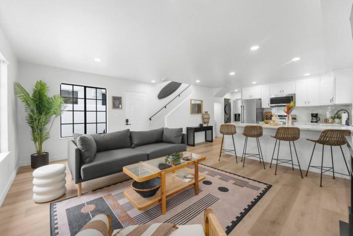 Walk to Mission Bay Firepit AC Putting Green