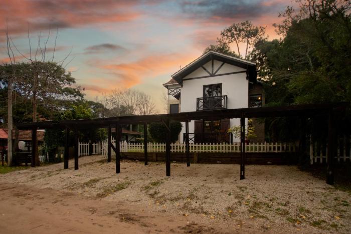 Complejo La Austriaca, piscina climatizada y parrilla!