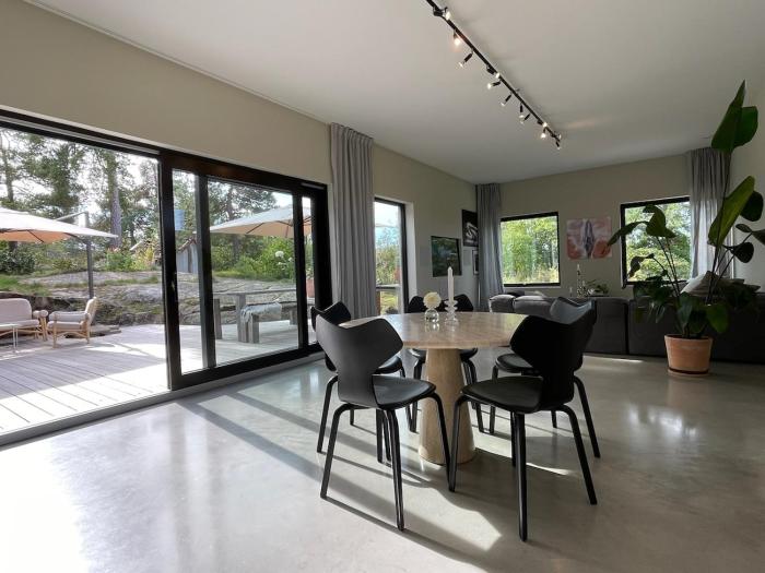 Modern Villa near city with 4 bedrooms