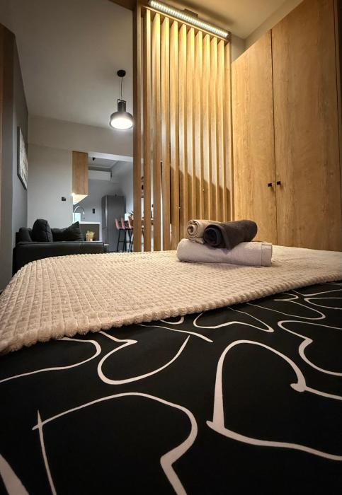 PSH -Stylish Quiet Top Floor Apt- Near Acropolis