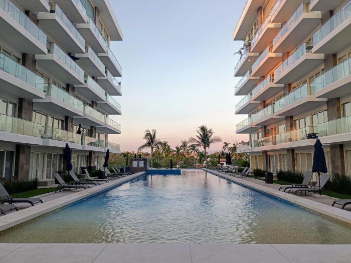 Refugio marino, alberca y playa
