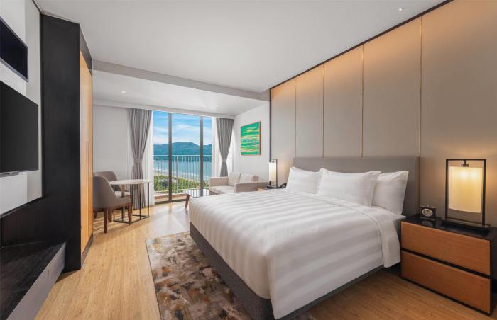 Wyndham Soleil Danang - Free Schedule Airport Shuttle