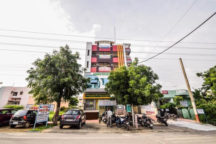 HOTEL KESAR AMRAPALI NEAR CA CIRCLE Udaipur