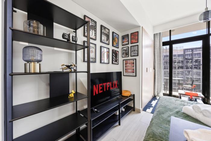 Elite Escapes - Boy Girl Apartment Edition