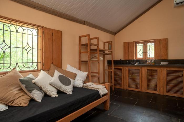 Luxury Studio steps from Turtle Beach