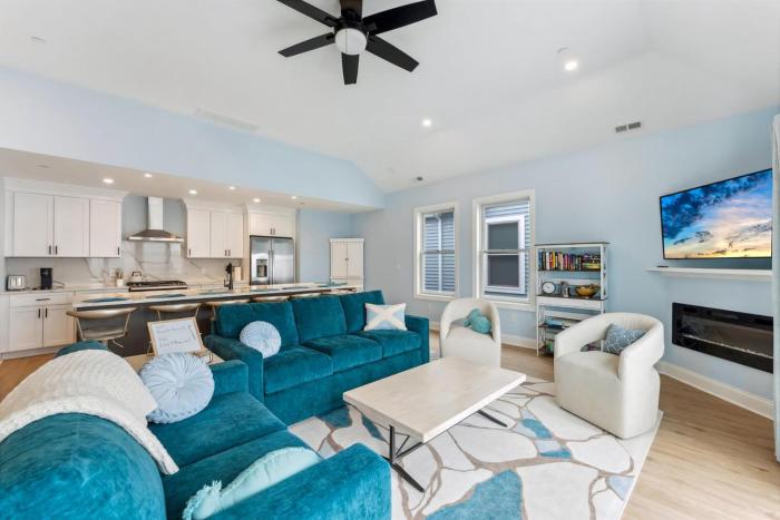 New Beach Block Residence w Ocean Views and Pool!