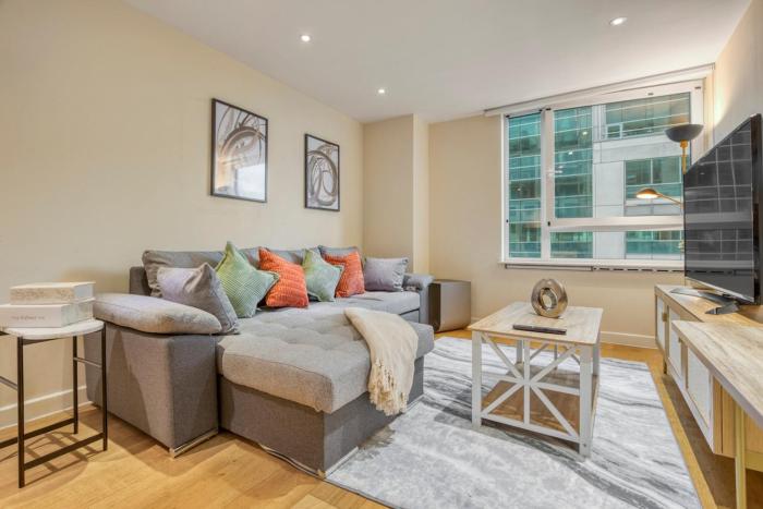 1 Bed & 1 Bath next to Vauxhall Station in Zone 1