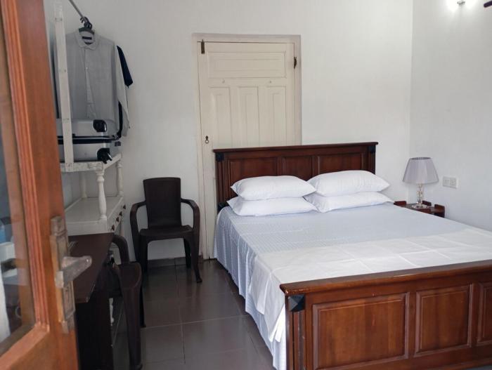 Comfort Stay with AC WiFi and Hot Water near Colombo