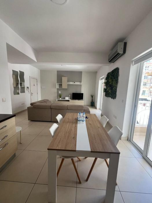 5 Star Residence - Stylish Modern apartments in St Julians