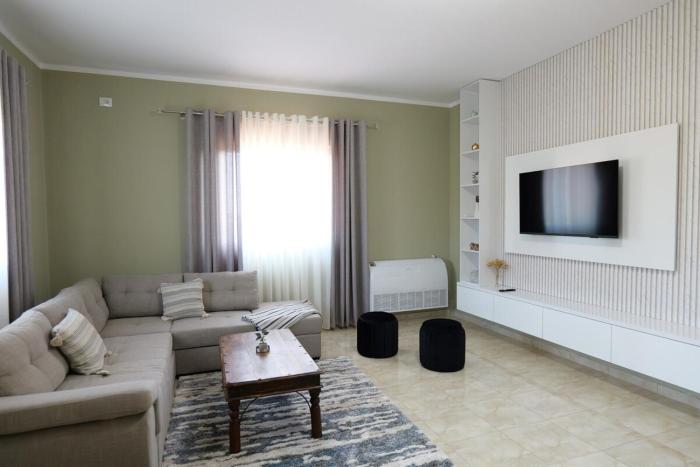 Villa Mesi Bridge by River