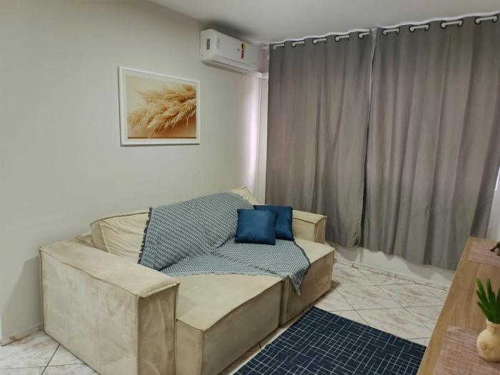 Ap 2 dormitórios avenida Brasil