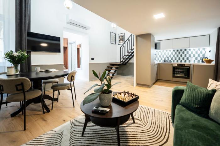 Garden retreat for two! Brand new II