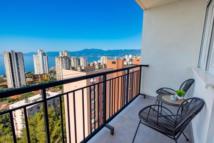 Apartment Mares View